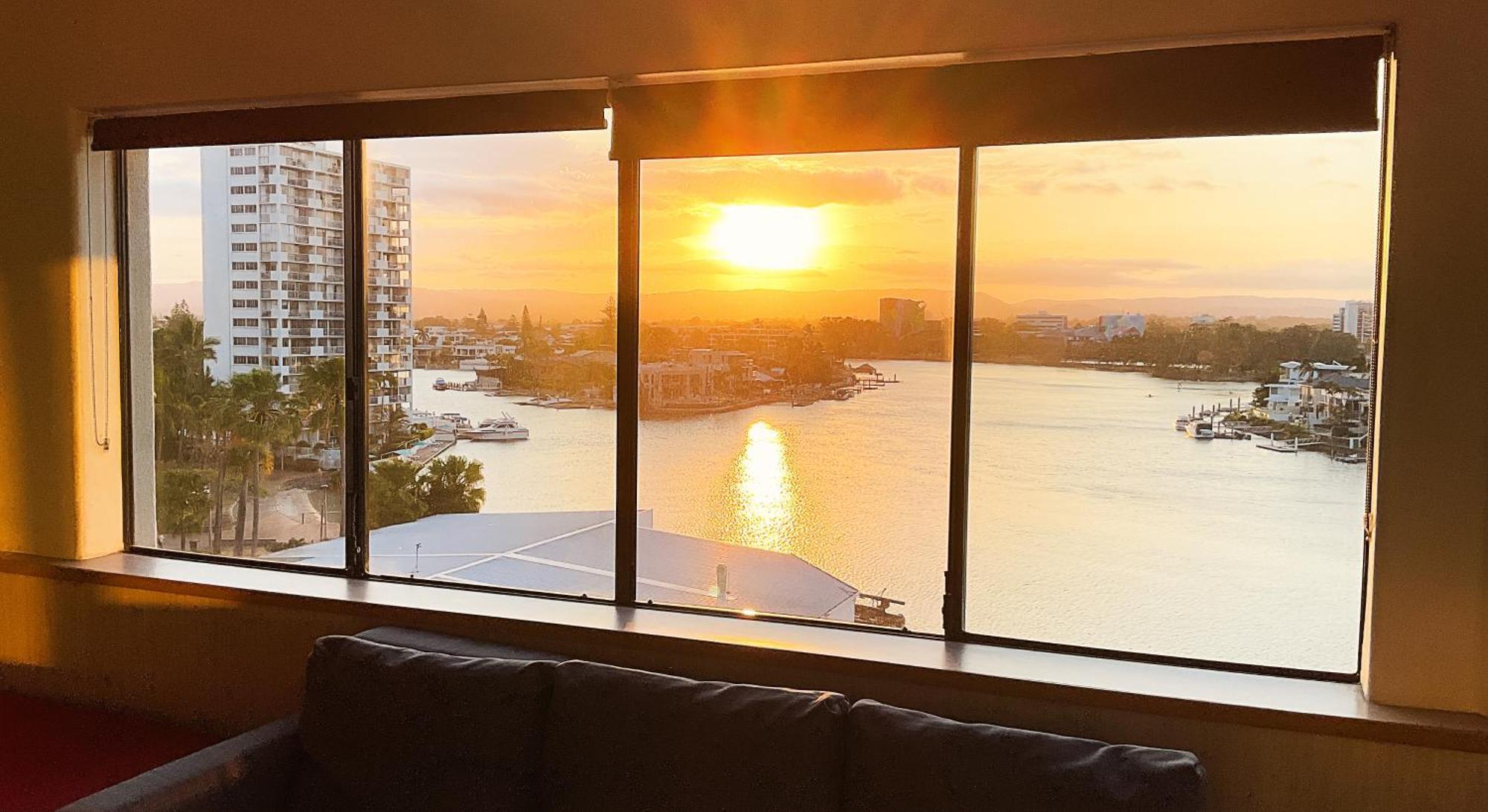 Tiki Hotel Apartments Surfers Paradise Gold Coast Extérieur photo