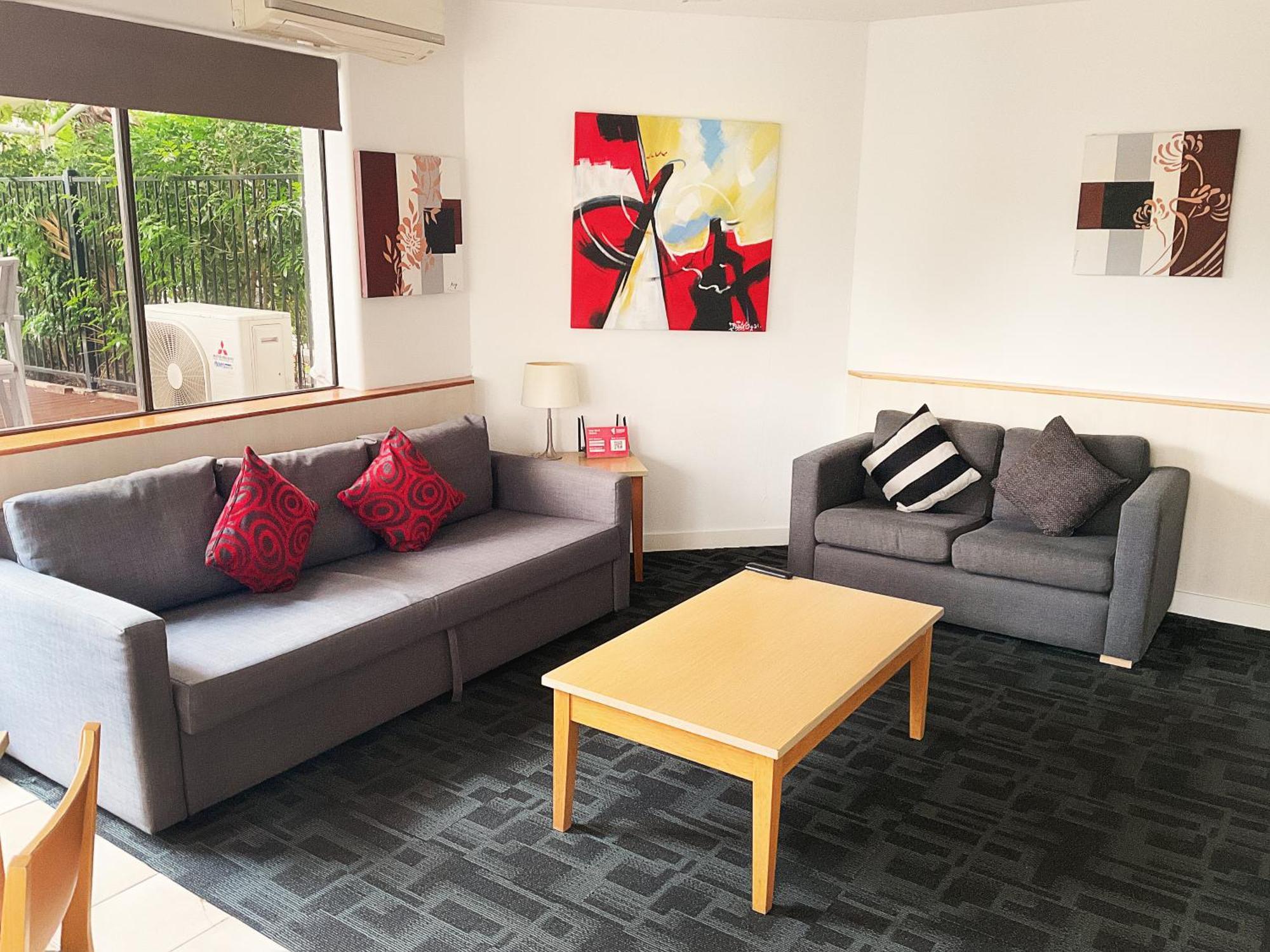 Tiki Hotel Apartments Surfers Paradise Gold Coast Extérieur photo