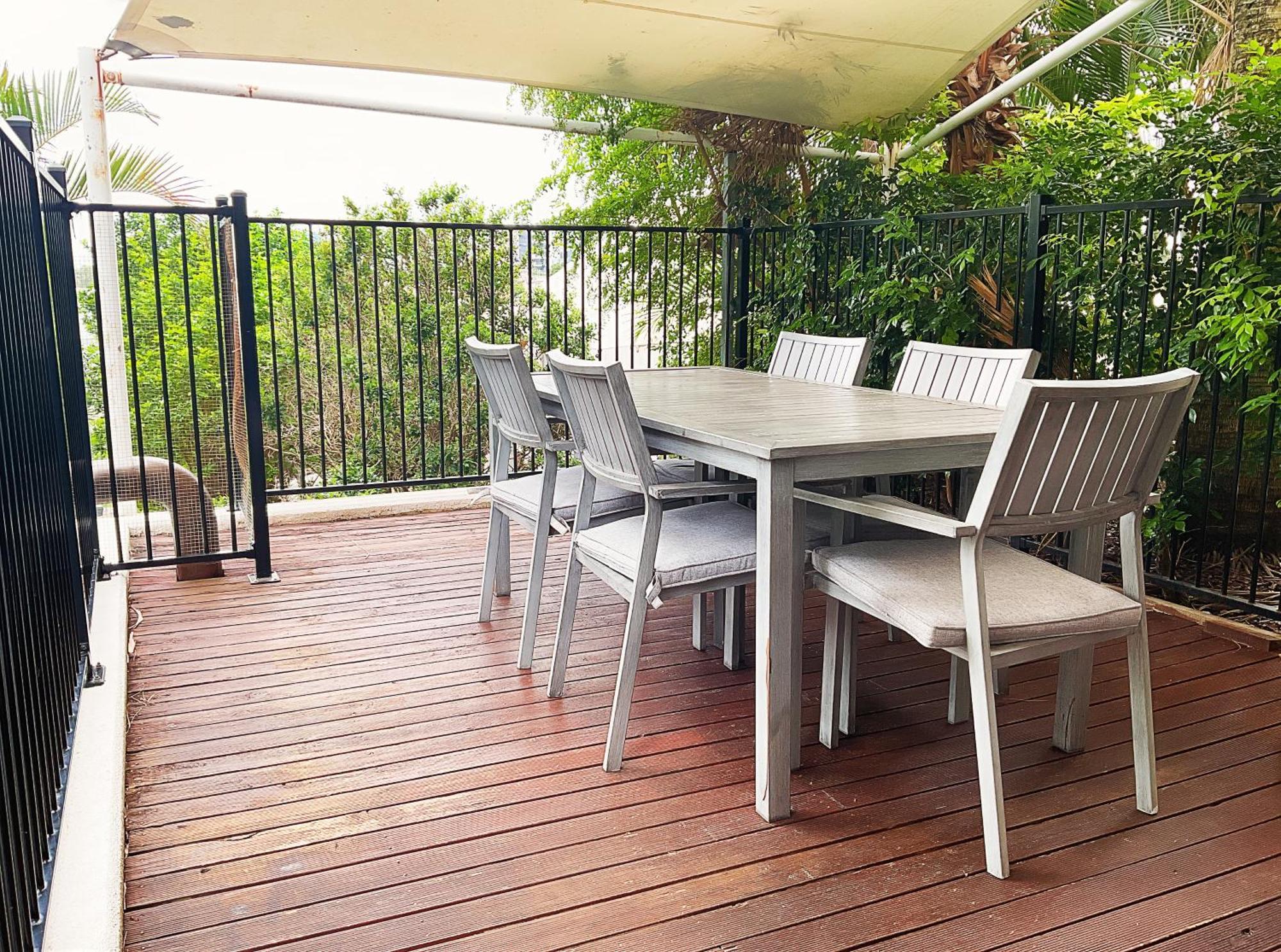 Tiki Hotel Apartments Surfers Paradise Gold Coast Extérieur photo