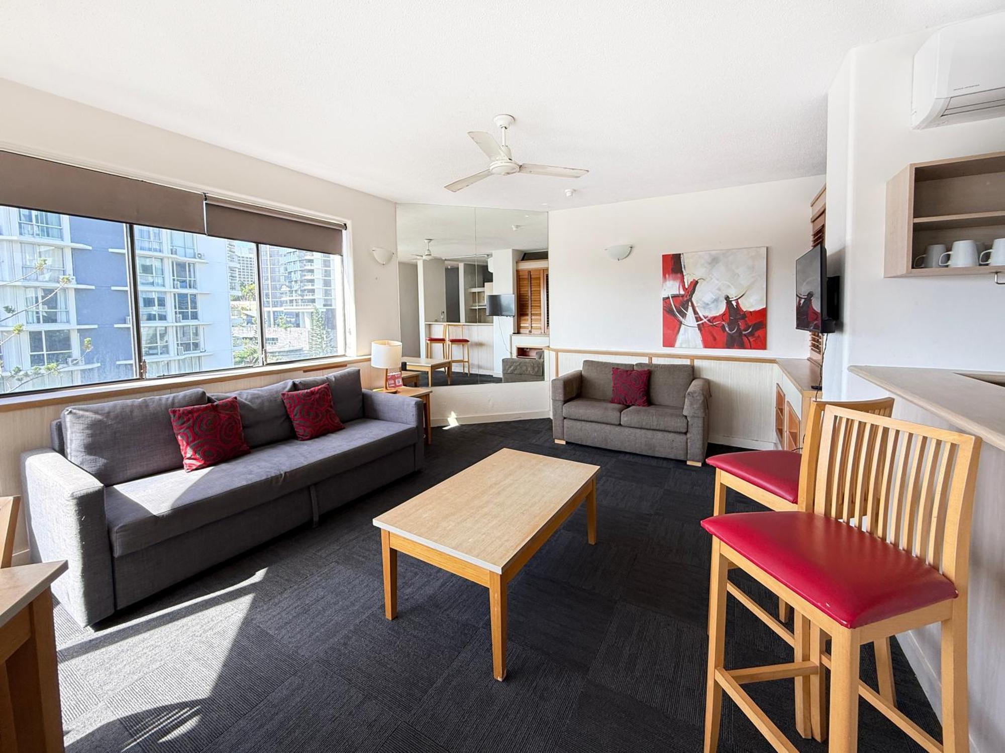 Tiki Hotel Apartments Surfers Paradise Gold Coast Extérieur photo