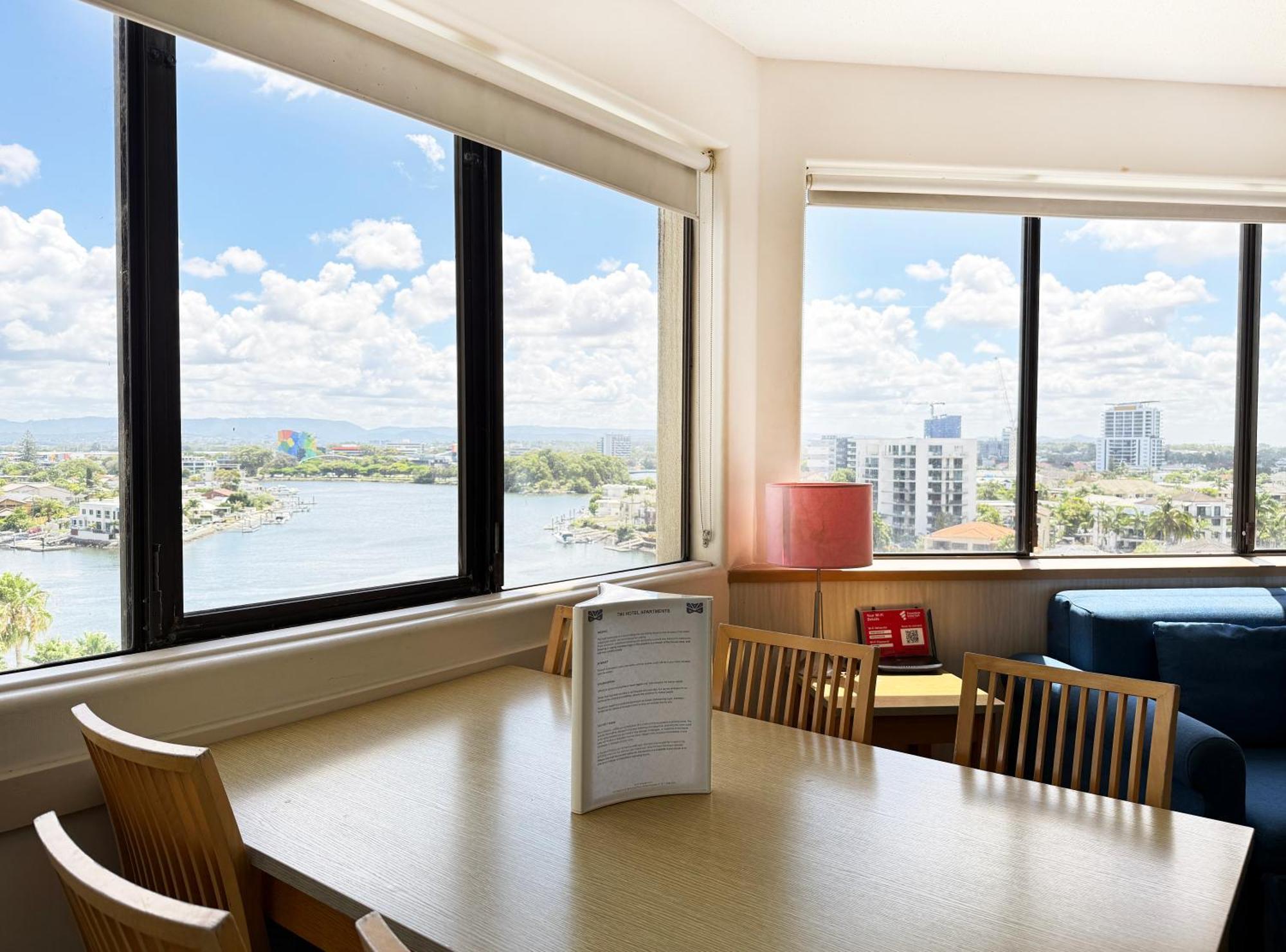 Tiki Hotel Apartments Surfers Paradise Gold Coast Extérieur photo