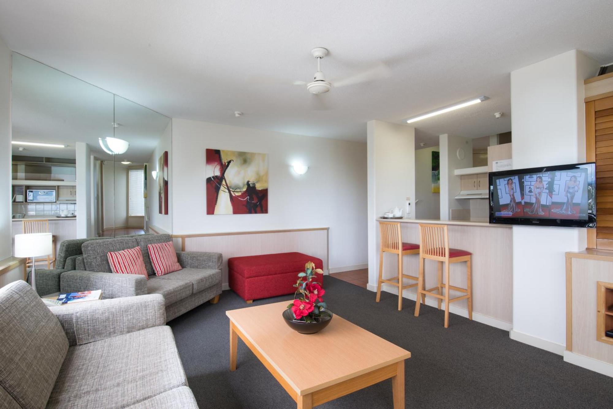 Tiki Hotel Apartments Surfers Paradise Gold Coast Extérieur photo