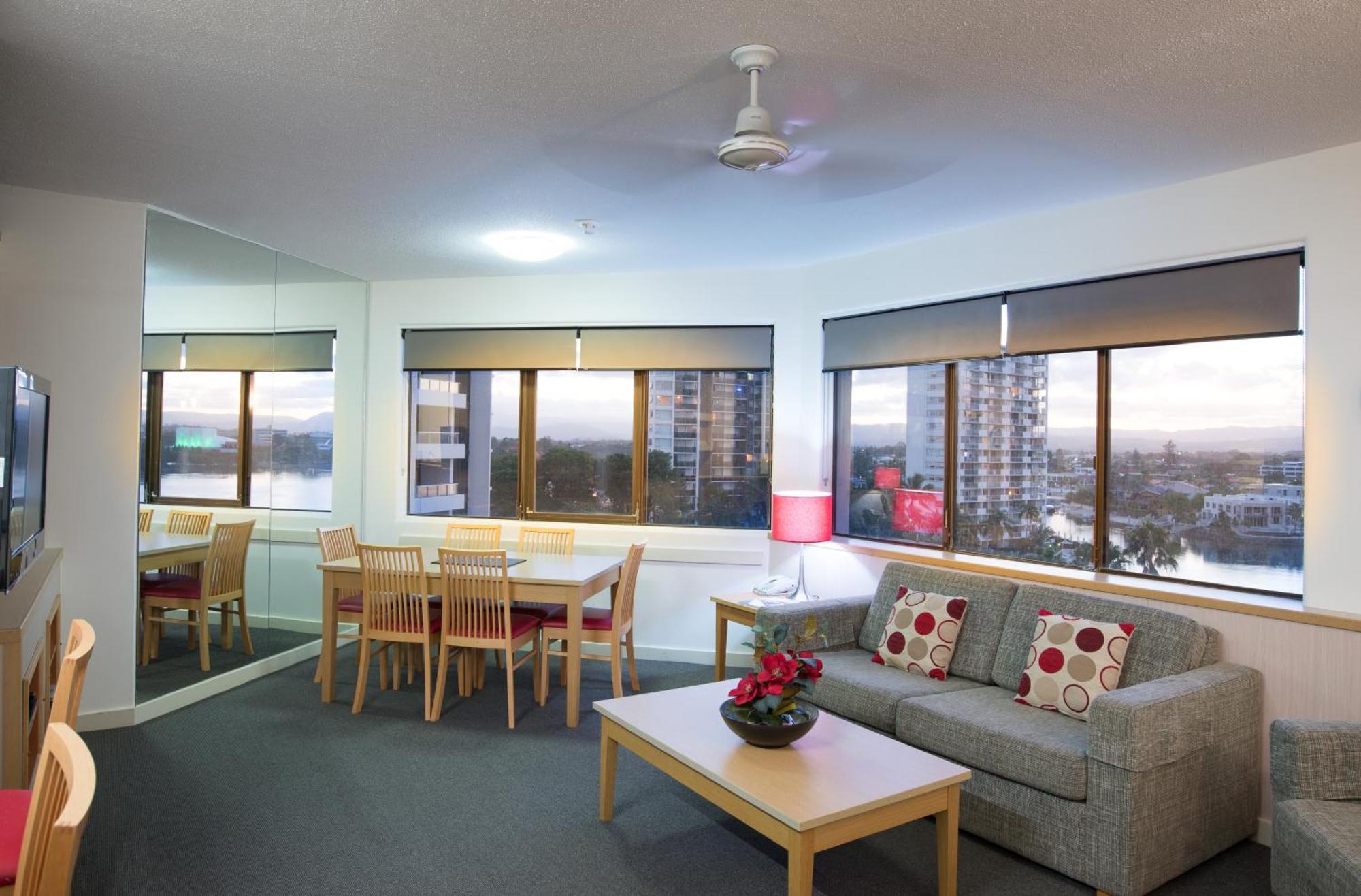 Tiki Hotel Apartments Surfers Paradise Gold Coast Extérieur photo