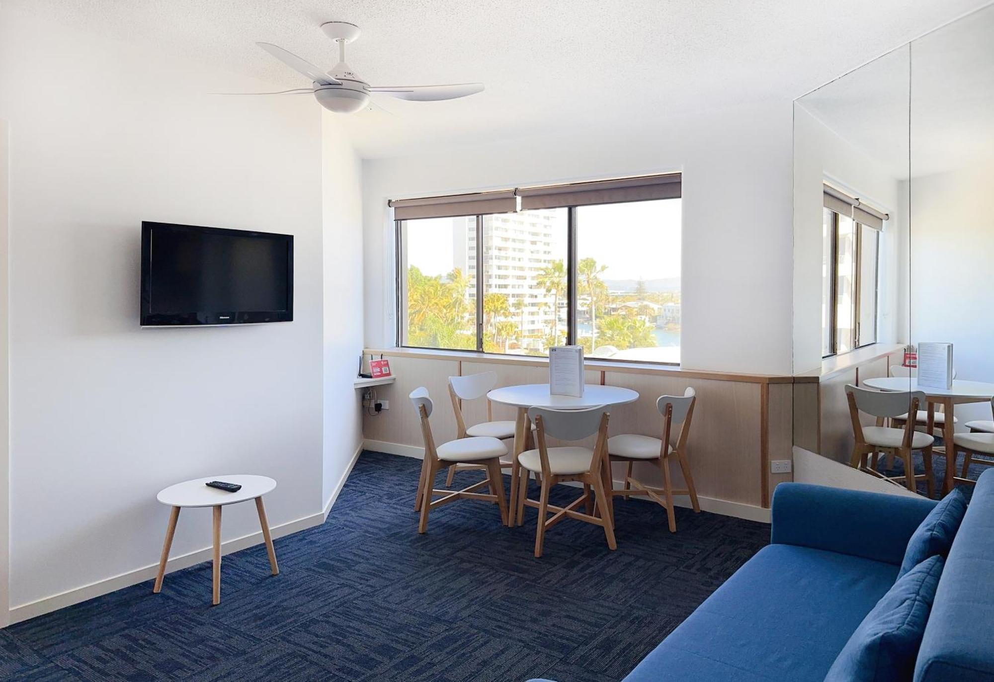 Tiki Hotel Apartments Surfers Paradise Gold Coast Extérieur photo