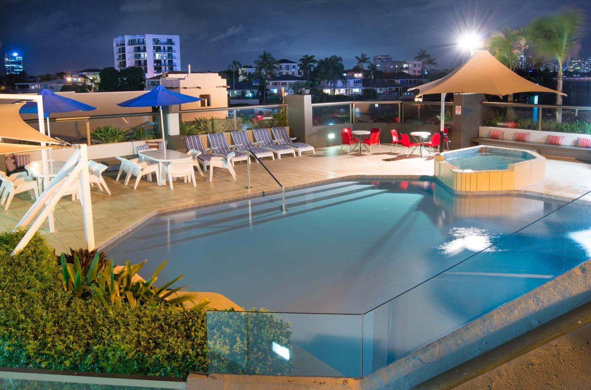 Tiki Hotel Apartments Surfers Paradise Gold Coast Extérieur photo