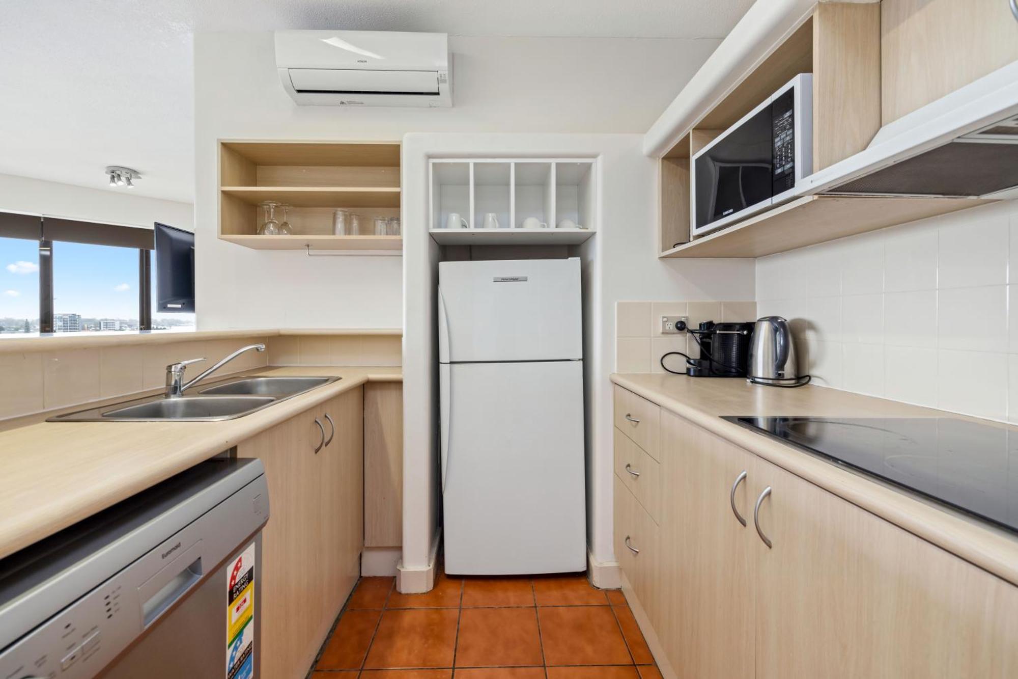 Tiki Hotel Apartments Surfers Paradise Gold Coast Extérieur photo