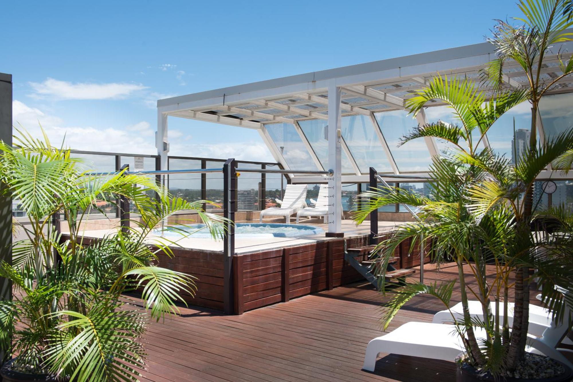 Tiki Hotel Apartments Surfers Paradise Gold Coast Extérieur photo