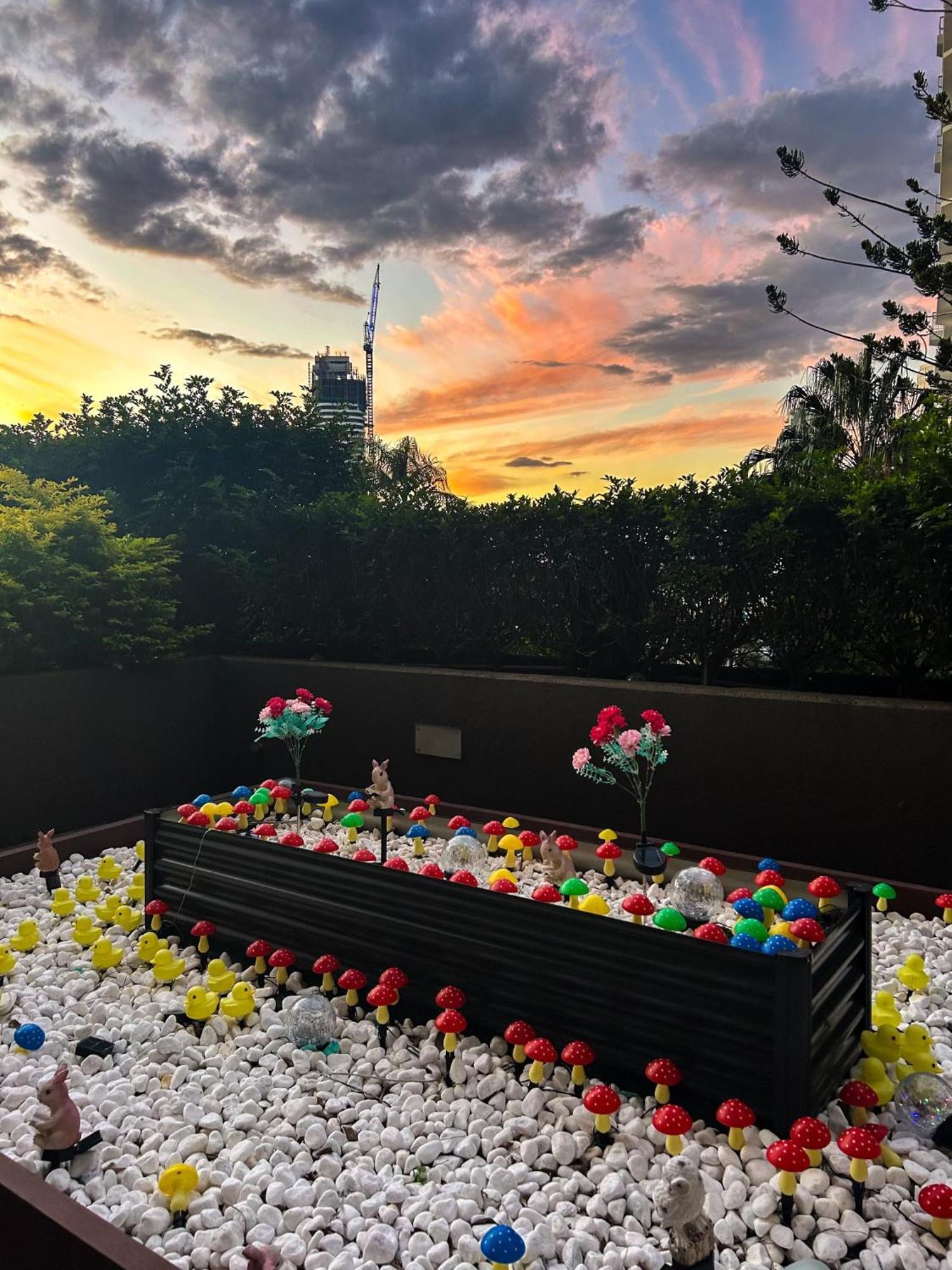 Tiki Hotel Apartments Surfers Paradise Gold Coast Extérieur photo