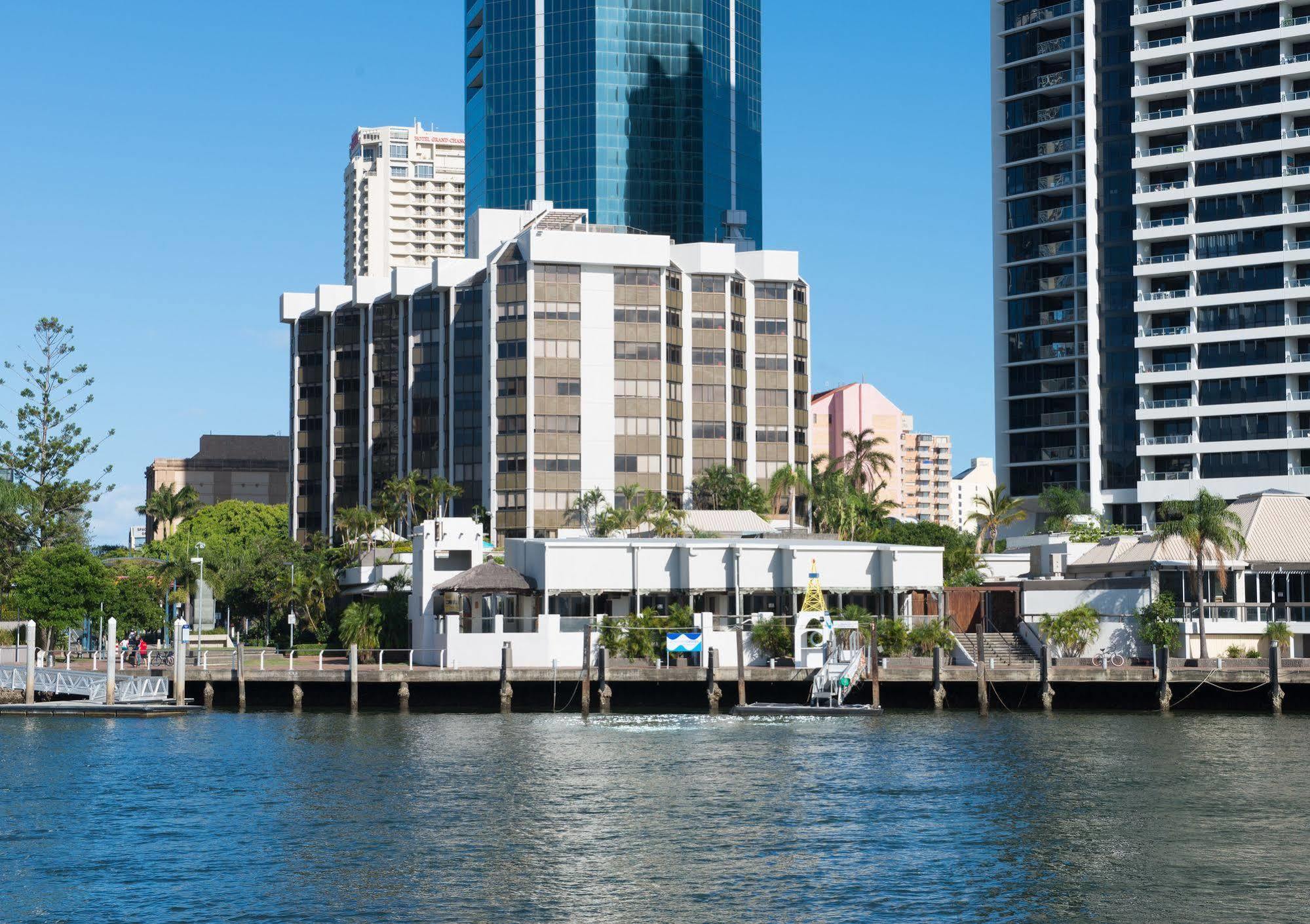Tiki Hotel Apartments Surfers Paradise Gold Coast Extérieur photo